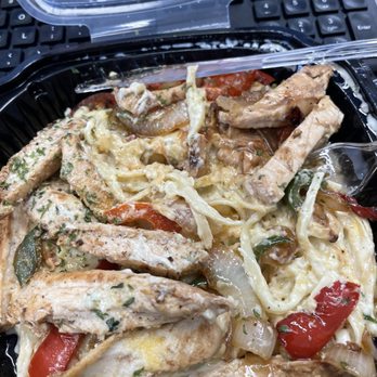 The Licking Chicago - This is their chicken Alfredo it is seasoned very well, it has green and red bell peppers as well as onions. - Southern Near Me - Chicago, Illinois The Licking Chicago - This is their chicken Alfredo it is seasoned very well, it has green and red bell peppers as well as onions. - Southern Near Me - Chicago, Illinois