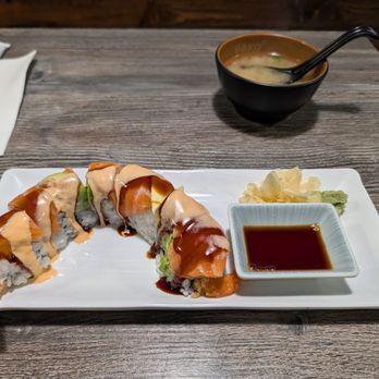 Hako - Tiger Dragon Roll, with co-star miso soup - Sushi Bars Near Me - Irvine, California Hako - Tiger Dragon Roll, with co-star miso soup - Sushi Bars Near Me - Irvine, California