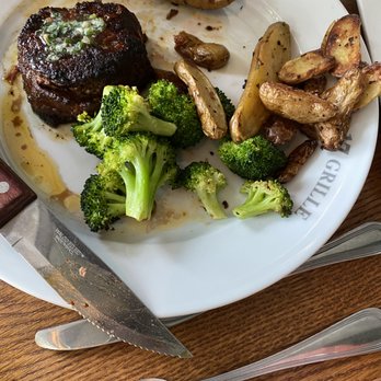 17 River Grille - American Near Me - Chagrin Falls, Ohio