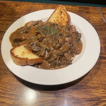 Georgia Diner - Beef Stroganoff over pasta with garlic bread - Diners Near Me - Duluth, Georgia