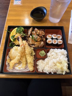 Maneki Neko Japanese Restaurant by null