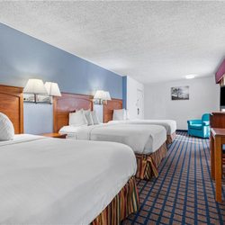 Best Western Palestine Inn - Triple Double Beds