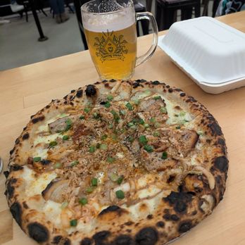 Dancing Gnome - Brew + Blue Sparrow Pizza - Breweries Near Me - Pittsburgh, Pennsylvania