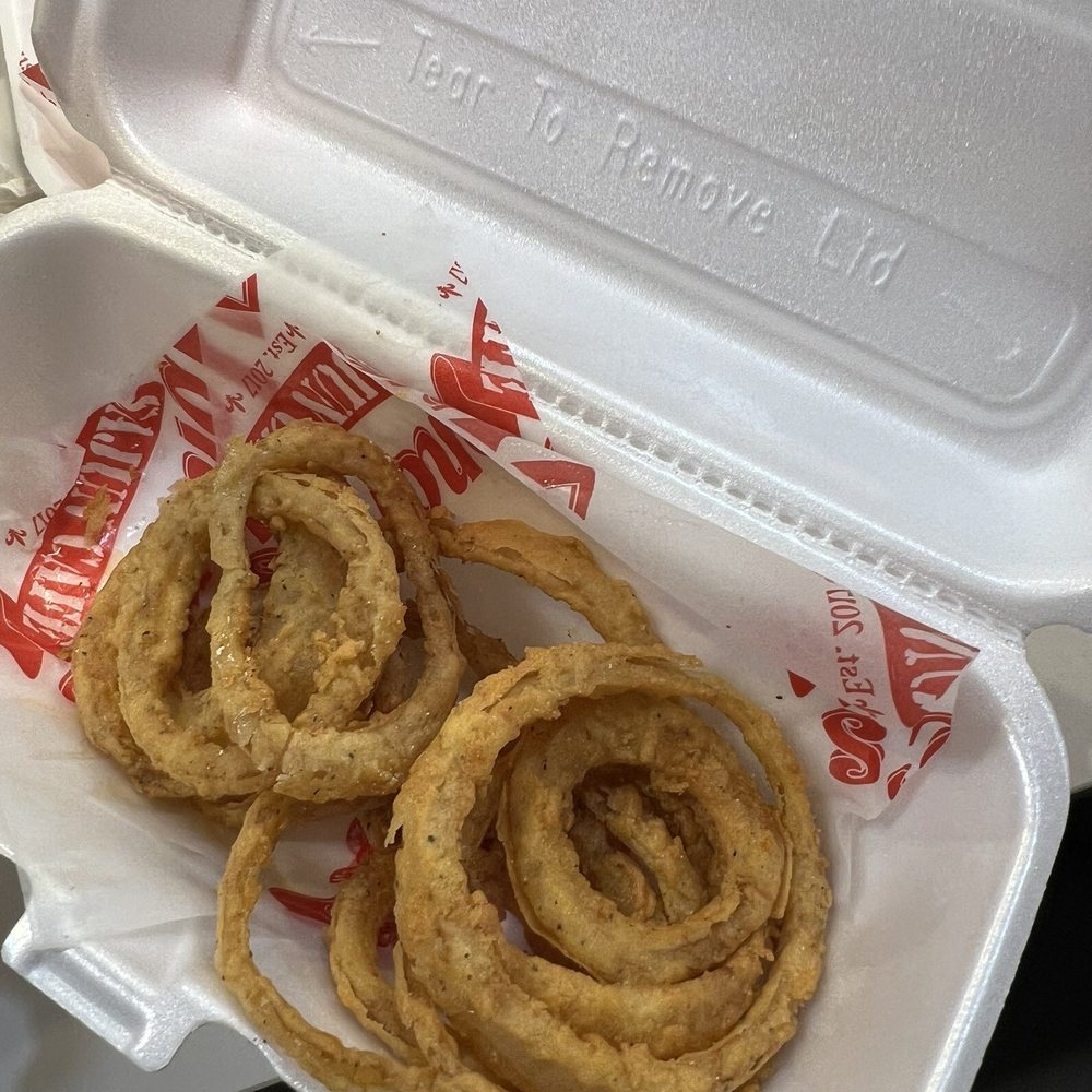side of onion rings (they forgot the sauce)