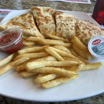Cinnaminson Diner - Chicken Quesadillas - Breakfast & Brunch Near Me - Cinnaminson, New Jersey