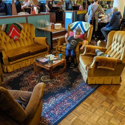 Aunty Ed's - Lounge