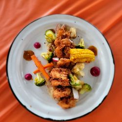 Capitán Cajun - Coconut shrimp. Served on a bed of bacon mashed potatoes!  so good.