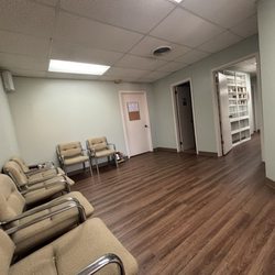 Alexander Chiropractic - Front Waiting area