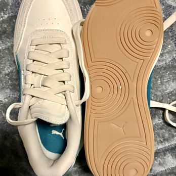 does dsw sell air force ones