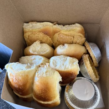 Wei Hong Bakery & Restaurant - Pineapple buns, bbq pork buns, custard buns, coconut buns, egg tarts (back - front) - Bakeries Near Me - Saint Louis, Missouri Wei Hong Bakery & Restaurant - Pineapple buns, bbq pork buns, custard buns, coconut buns, egg tarts (back - front) - Bakeries Near Me - Saint Louis, Missouri