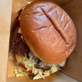 Oinkmobile - 50/50 burger - Food Trucks Near Me Oinkmobile - 50/50 burger - Food Trucks Near Me