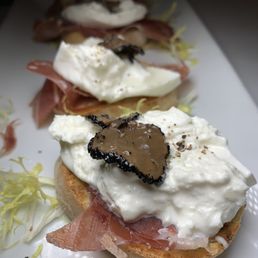 Crostini Di Burrata