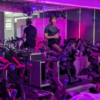 Rev Cycle - Super hyped spin class with instructor Rich - Cycling Classes Near Me - Los Angeles, California