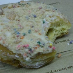 Dunkin' - Espresso-dusted apple-filled