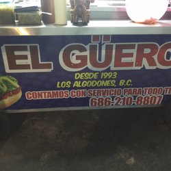 El Guero - It was hard to get this picture because so many people drive up to the stand and order car service.