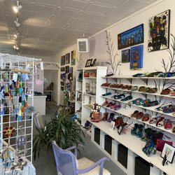The Bag Ladies of Sequim WA - Fun shop to shop in.