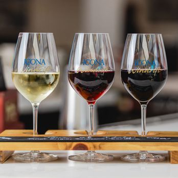 Piano Bar - ICONA Windrift - The Piano bar offers a range of wine - Piano Bars Near Me - Avalon, New Jersey Piano Bar - ICONA Windrift - The Piano bar offers a range of wine - Piano Bars Near Me - Avalon, New Jersey