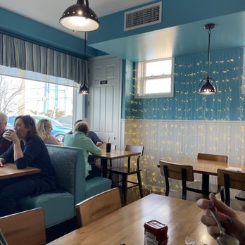 Wally's - Nice and bright - New American Near Me - Surf City, New Jersey