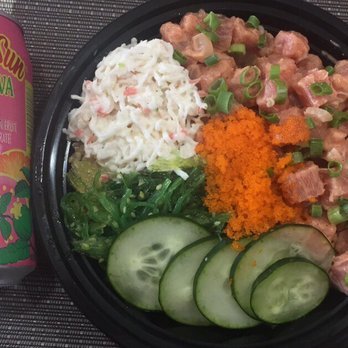 Da Coconut Cafe - Sriracha Mayo Ahi Poke Bowl  Loooove that the sriracha mayo doesn't over power the ahi - Poke Near Me - Temecula, California