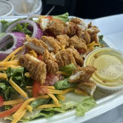Grumpy Dave’s - Crispy chicken salad