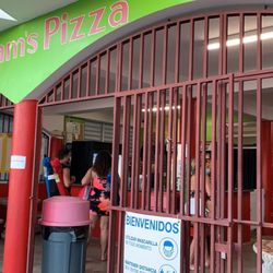 William's Pizza - Williams pizza on Culebra island