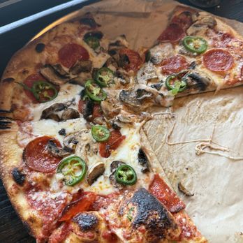 Vinyl Pies - Pizza - Pizza Near Me - Hot Springs, North Carolina