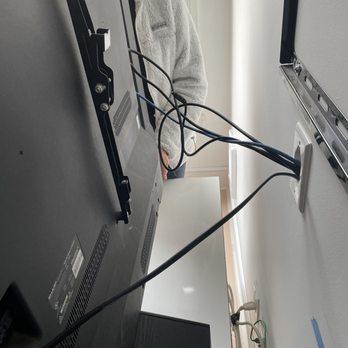 Bay Area Wall Mounts - He did not connect a cable that he said he did and we had to pull down the tv and connect the cable that he claimed he connected. - Home Theatre Installation Near Me