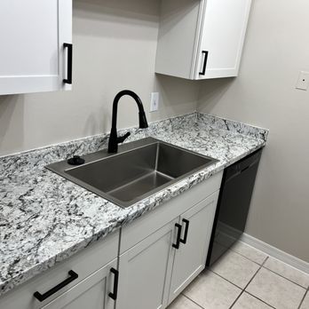 Baldwin Pond - Dishwasher and garbage disposal in ever home. - Apartments Near Me - Orlando, Florida Baldwin Pond - Dishwasher and garbage disposal in ever home. - Apartments Near Me - Orlando, Florida