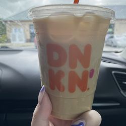 Dunkin' - Iced latte