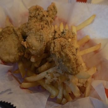 Kickin Kajun - Fried oysters with garlic fried basket $17.00 *9/24/22 - Cajun/Creole Near Me - Honolulu, Hawaii