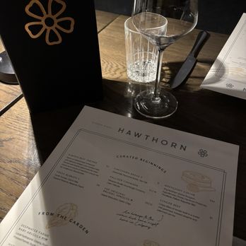 Hawthorn Dining Room & Bar - Bars Near Me - Calgary, Alberta