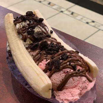 Chocolate Bash - Banana split - Chocolatiers & Shops Near Me - Newport Beach, California Chocolate Bash - Banana split - Chocolatiers & Shops Near Me - Newport Beach, California