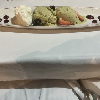 Mar y Vino - Goat Cheese Ice Cream & Pistachio Ice Cream - Lounges Near Me - Puerto Vallarta, JAL