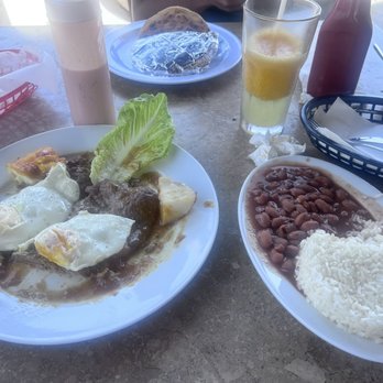 La Chiva Colombian Restaurant - Colombian Near Me - Long Beach, California