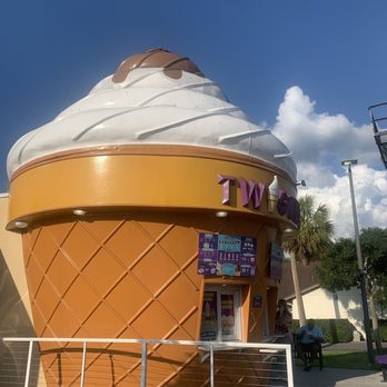 Twistee Treat - UCF - a giant ice cream cone - Ice Cream & Frozen Yogurt Near Me - Orlando, Florida Twistee Treat - UCF - a giant ice cream cone - Ice Cream & Frozen Yogurt Near Me - Orlando, Florida