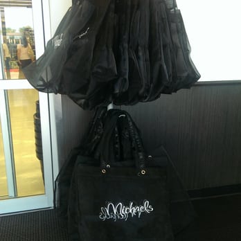 Michaels - Nice shopping bags! Wish they had these at the other stores! - Arts & Crafts Near Me - Phoenix, Arizona