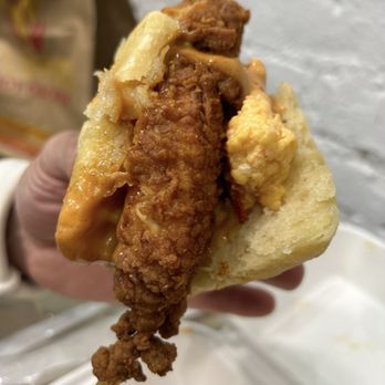 Fluffies Hot Chicken - Les - Buttermilk Biscuit Sandwich - Chicken Shop Near Me - New York, New York