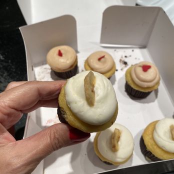 Misha's Cupcakes - Banana cupcake - Bakeries Near Me - Miami, Florida Misha's Cupcakes - Banana cupcake - Bakeries Near Me - Miami, Florida