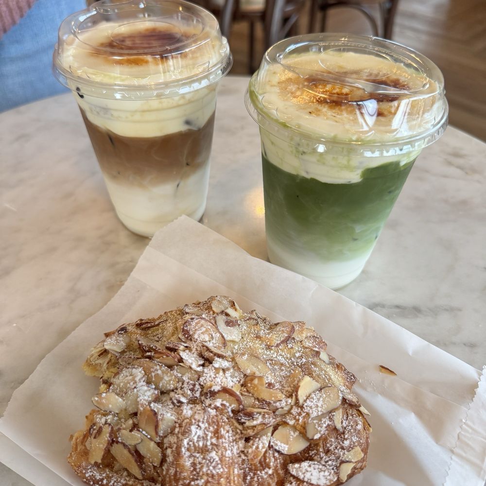 Cafe Le Fleurs - Coffee & Tea Near Me - Happy Valley, Oregon