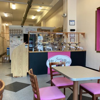 Mo's Sweet Minis - the interior of a bakery - Bakeries Near Me - Richmond, Virginia
