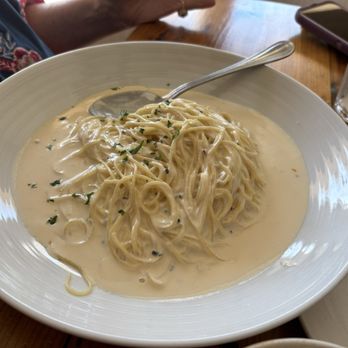 Gio’s Italian Restaurant - Chicken Alfedo with Angel Hair Pasta instead of Linguine per my friends request. - Pizza Near Me - Llano, Texas