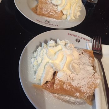Kaffee Alt Wien - Yummy apfel strudel - Coffee & Tea Near Me - Vienna, 9