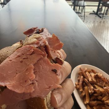 Lester's Deli - Delis Near Me - Henderson, Nevada