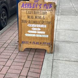 Ashley's Pub