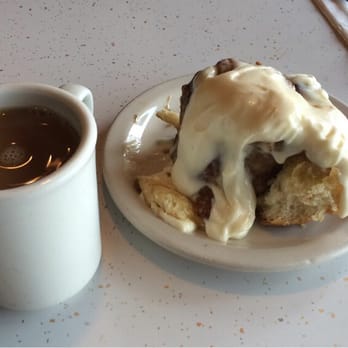 Browns Point Diner - Coffee and cinnamon roll on Saturday morning - New American Near Me - Tacoma, Washington