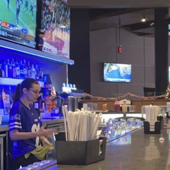 Dave & Buster's Woburn - Horrible bartender - Arcades Near Me - Woburn, Massachusetts