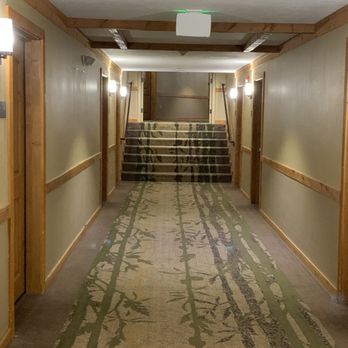 Brian Head Lodge - Stairs in the middle of the hallway so I can't use the luggage cart - Hotels Near Me - Brian Head, Utah Brian Head Lodge - Stairs in the middle of the hallway so I can't use the luggage cart - Hotels Near Me - Brian Head, Utah
