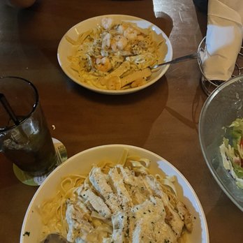 Olive Garden Italian Restaurant - Chicken Alfredo with Shrimp - Italian Near Me - Mesquite, Texas Olive Garden Italian Restaurant - Chicken Alfredo with Shrimp - Italian Near Me - Mesquite, Texas