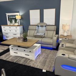 Mor Furniture for Less - Tri-Cities - Store interior