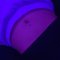 Cool Cat Tattoo - Navel piercing